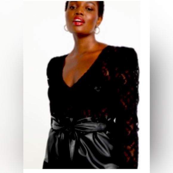 New! Eloquii Sheer Lace Puff Sleeve Bodysuit - Picture 2 of 5